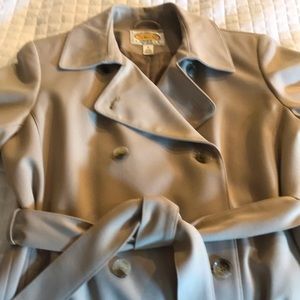 Talbots trench coat. Size 8 P. Light tan.EUC.NSNP.